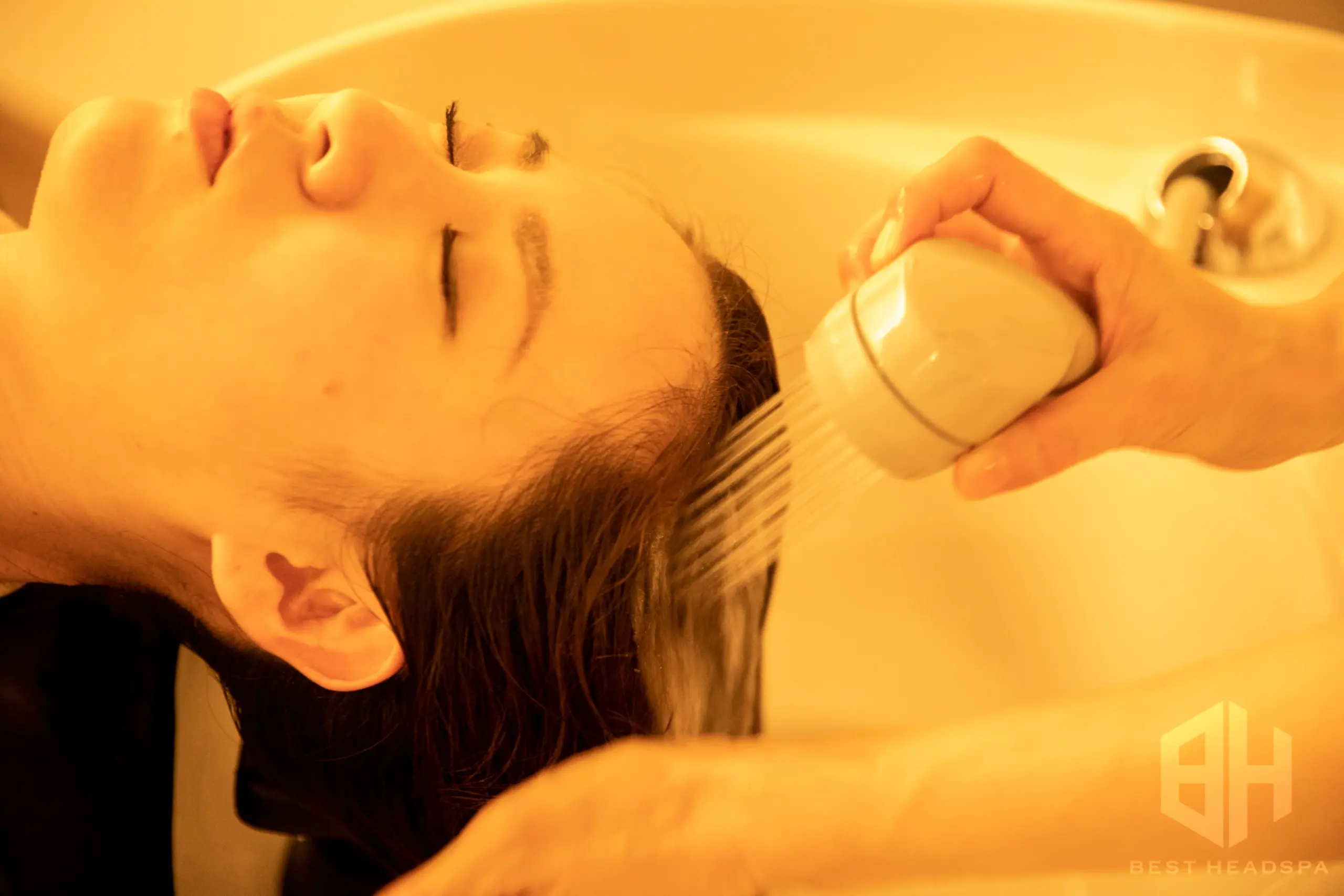 ウェットヘッドスパ施術イメージ画像